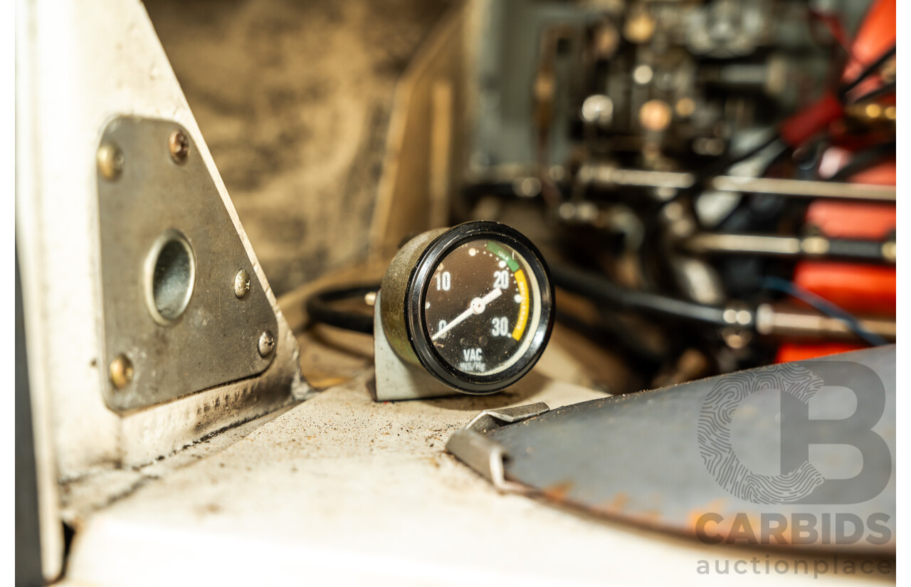 1/1970 Volkswagen Kombi Type 2 T2 Microbus Transporter Van Antarctica White 1.8L