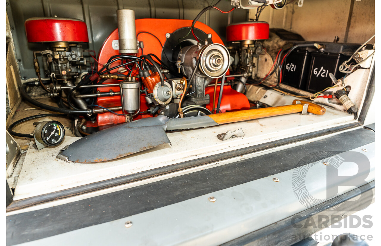 1/1970 Volkswagen Kombi Type 2 T2 Microbus Transporter Van Antarctica White 1.8L