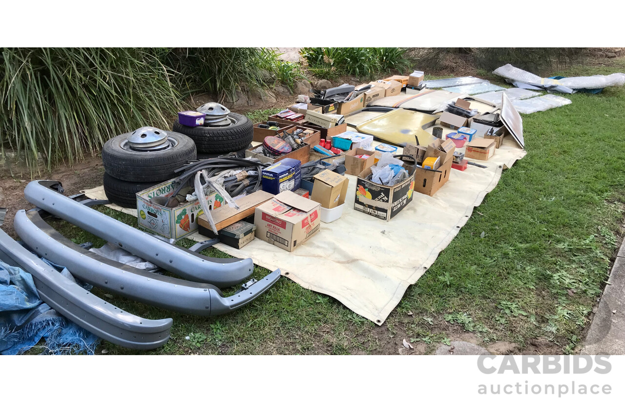 1/1970 Volkswagen Kombi Type 2 T2 Microbus Transporter Van Antarctica White 1.8L