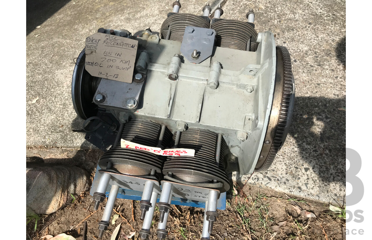 1/1970 Volkswagen Kombi Type 2 T2 Microbus Transporter Van Antarctica White 1.8L