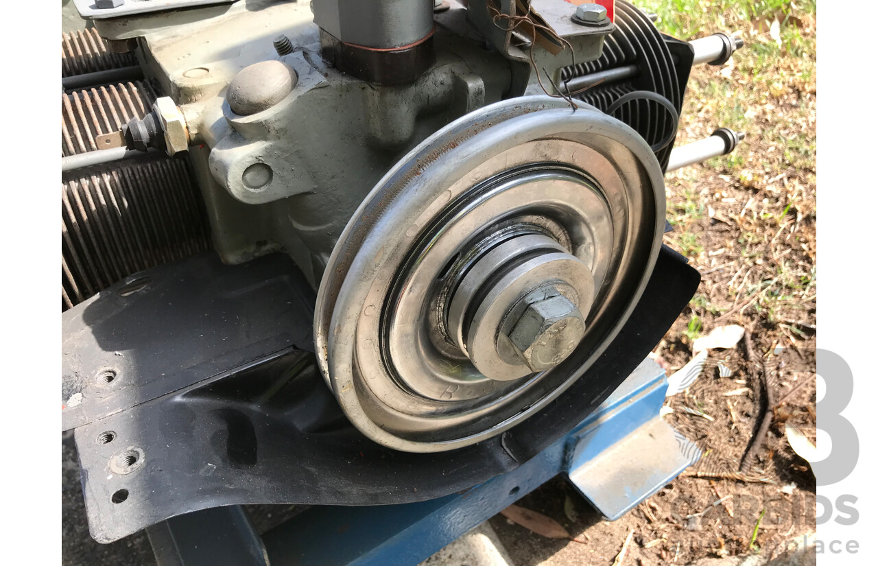 1/1970 Volkswagen Kombi Type 2 T2 Microbus Transporter Van Antarctica White 1.8L