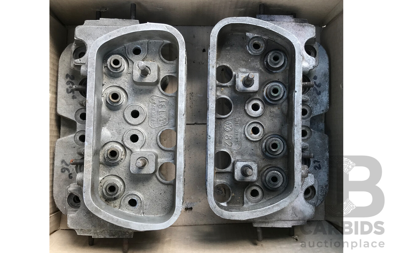 1/1970 Volkswagen Kombi Type 2 T2 Microbus Transporter Van Antarctica White 1.8L