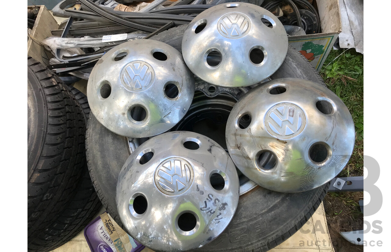 1/1970 Volkswagen Kombi Type 2 T2 Microbus Transporter Van Antarctica White 1.8L