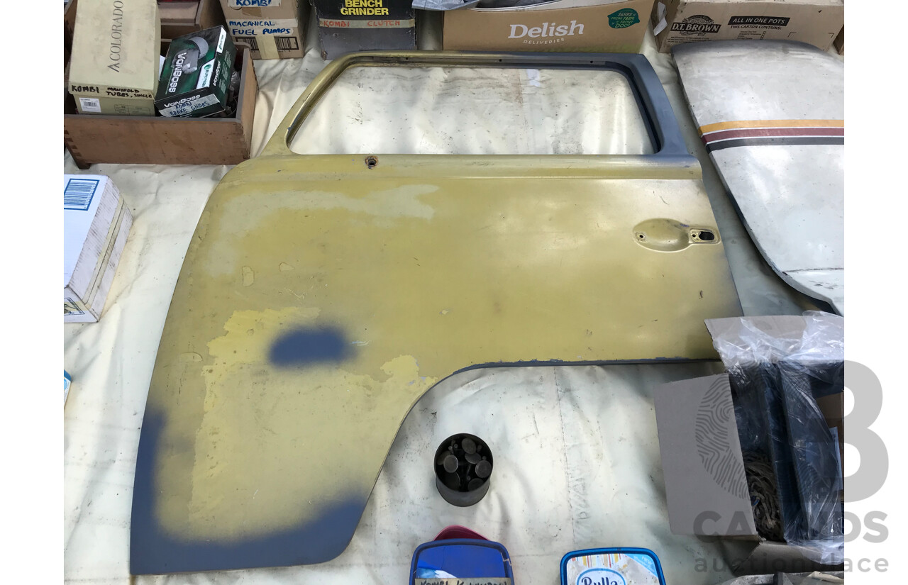 1/1970 Volkswagen Kombi Type 2 T2 Microbus Transporter Van Antarctica White 1.8L