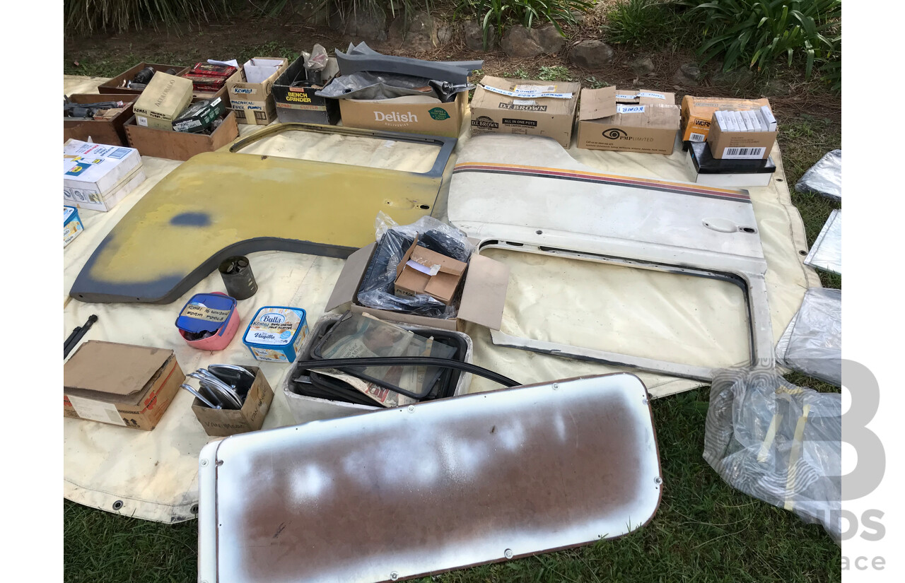 1/1970 Volkswagen Kombi Type 2 T2 Microbus Transporter Van Antarctica White 1.8L