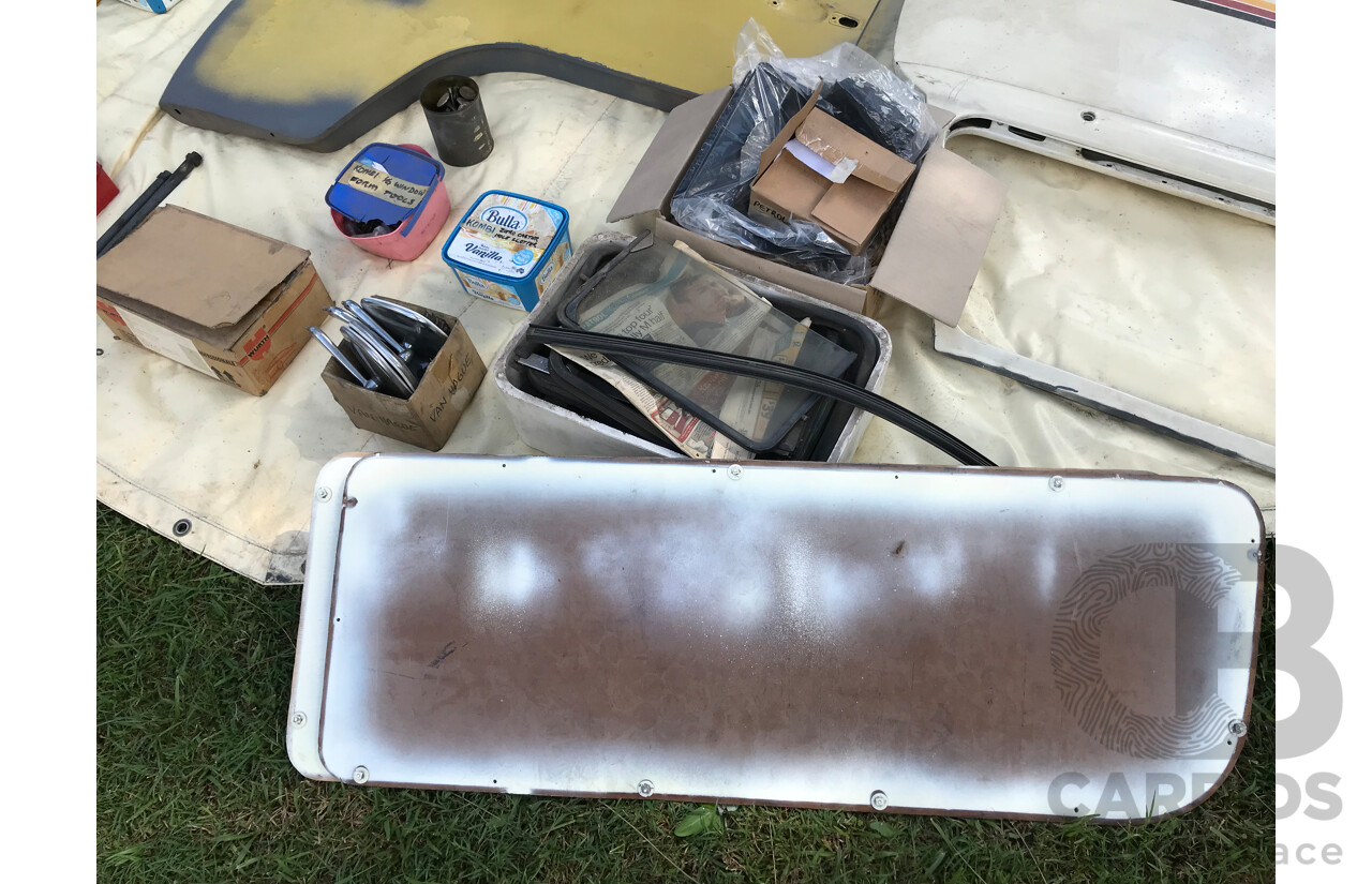 1/1970 Volkswagen Kombi Type 2 T2 Microbus Transporter Van Antarctica White 1.8L