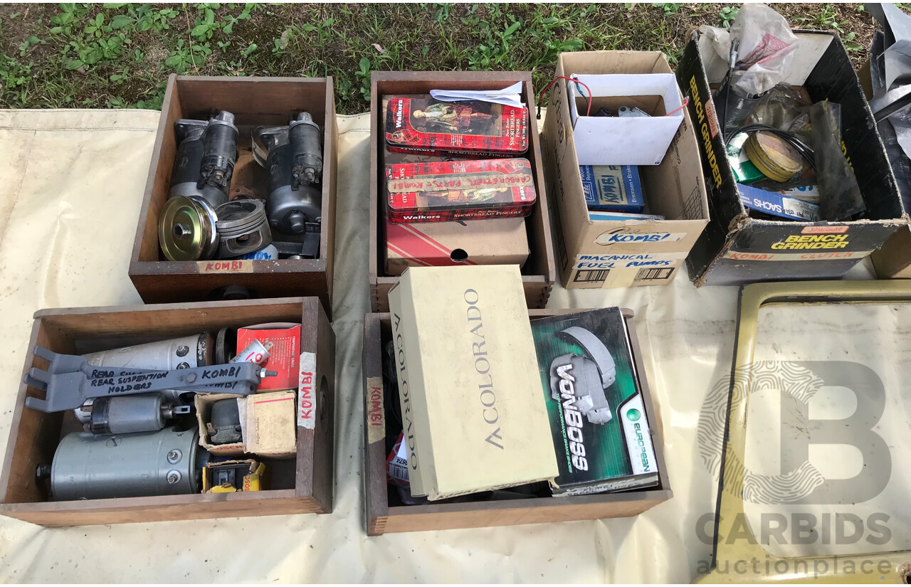 1/1970 Volkswagen Kombi Type 2 T2 Microbus Transporter Van Antarctica White 1.8L