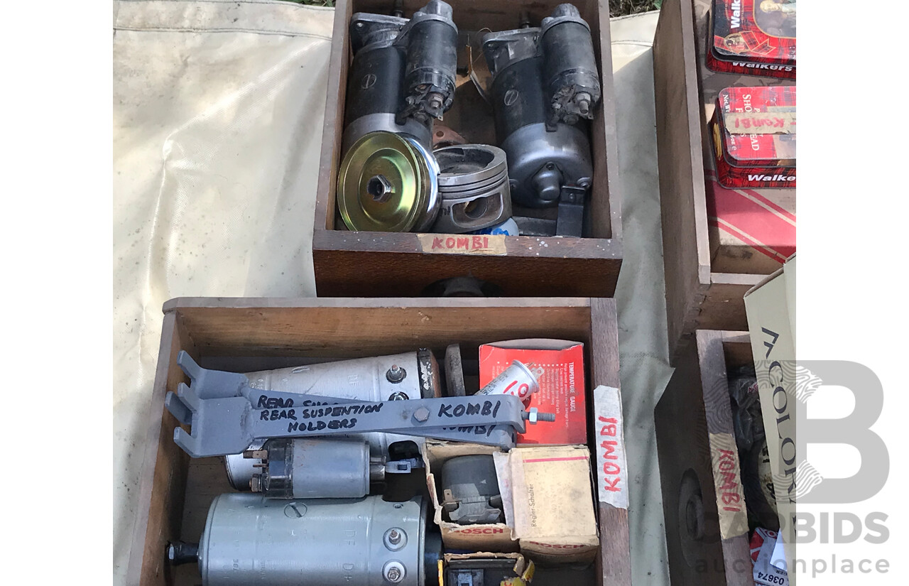 1/1970 Volkswagen Kombi Type 2 T2 Microbus Transporter Van Antarctica White 1.8L