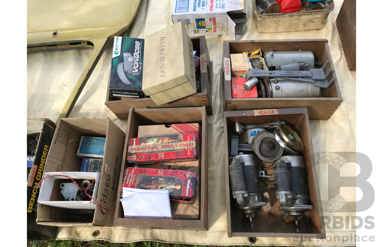 1/1970 Volkswagen Kombi Type 2 T2 Microbus Transporter Van Antarctica White 1.8L