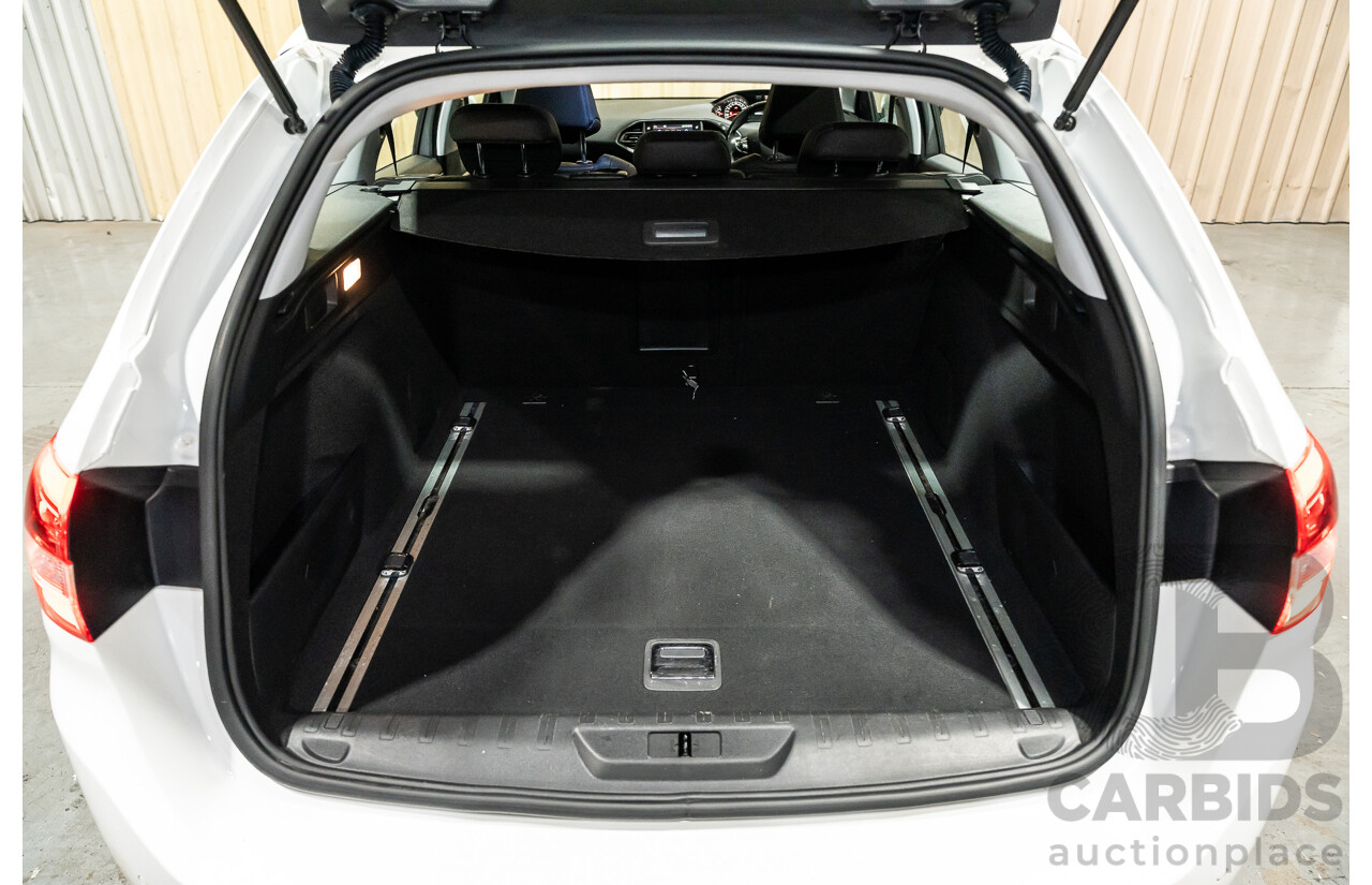 8/2018 Peugeot 308 Touring Allure T9 MY18 4d Wagon White Turbo Diesel 2.0L