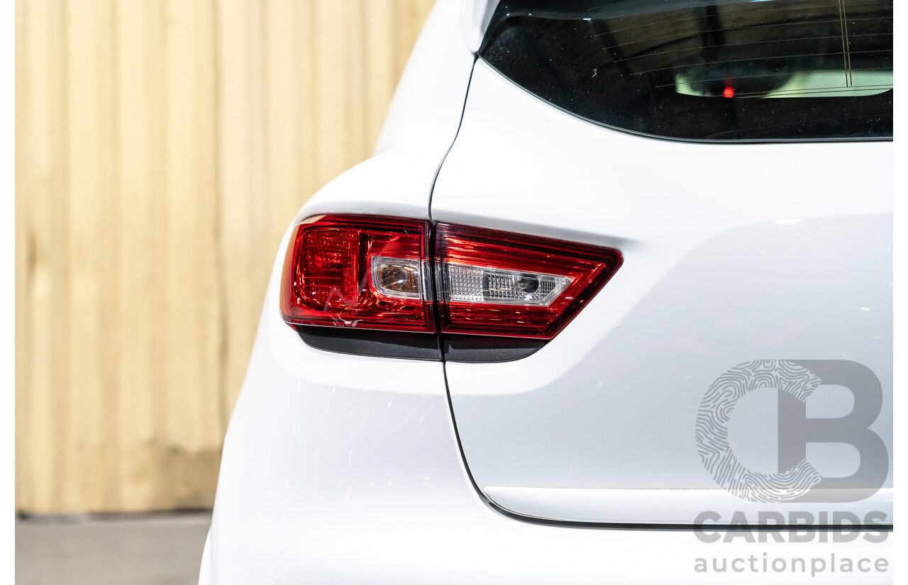 12/2014 Renault Clio RS 200 Sport X98 5d Hatchback White Turbo 1.6L