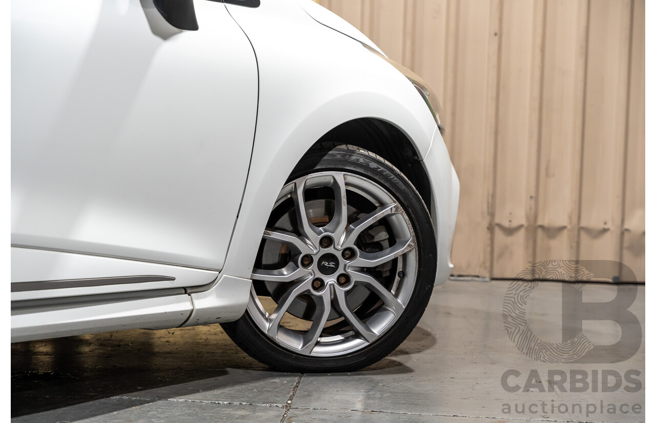 12/2014 Renault Clio RS 200 Sport X98 5d Hatchback White Turbo 1.6L