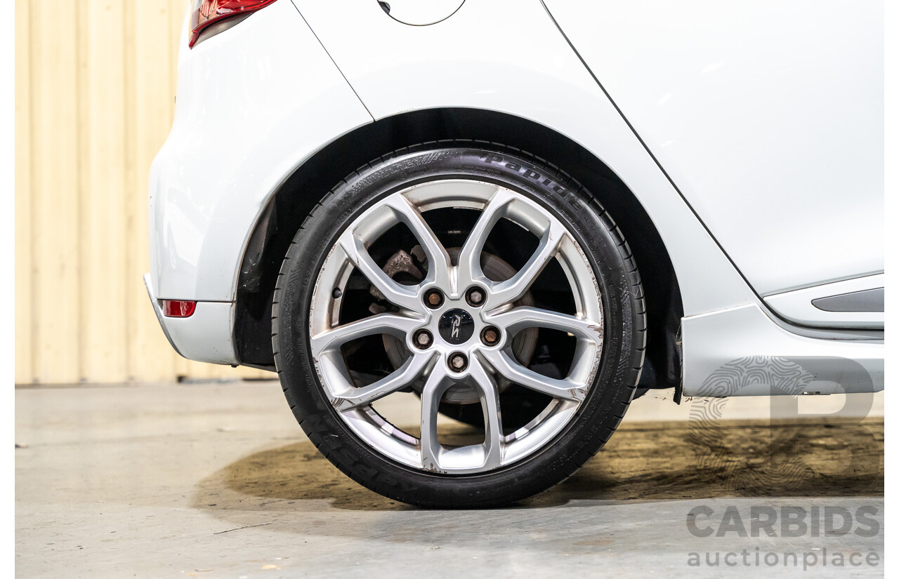 12/2014 Renault Clio RS 200 Sport X98 5d Hatchback White Turbo 1.6L