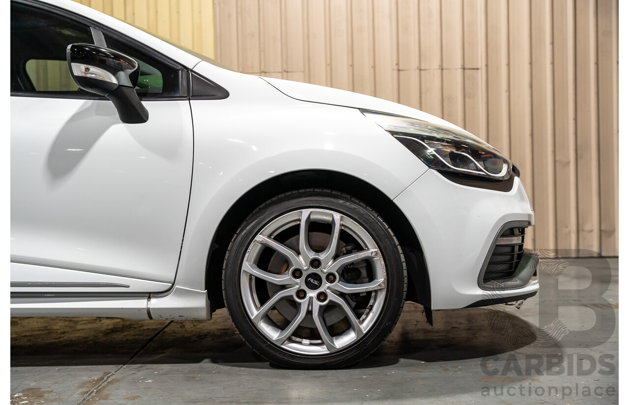 12/2014 Renault Clio RS 200 Sport X98 5d Hatchback White Turbo 1.6L