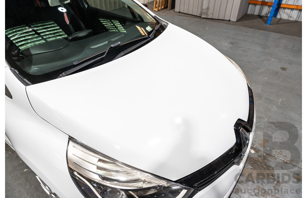 12/2014 Renault Clio RS 200 Sport X98 5d Hatchback White Turbo 1.6L