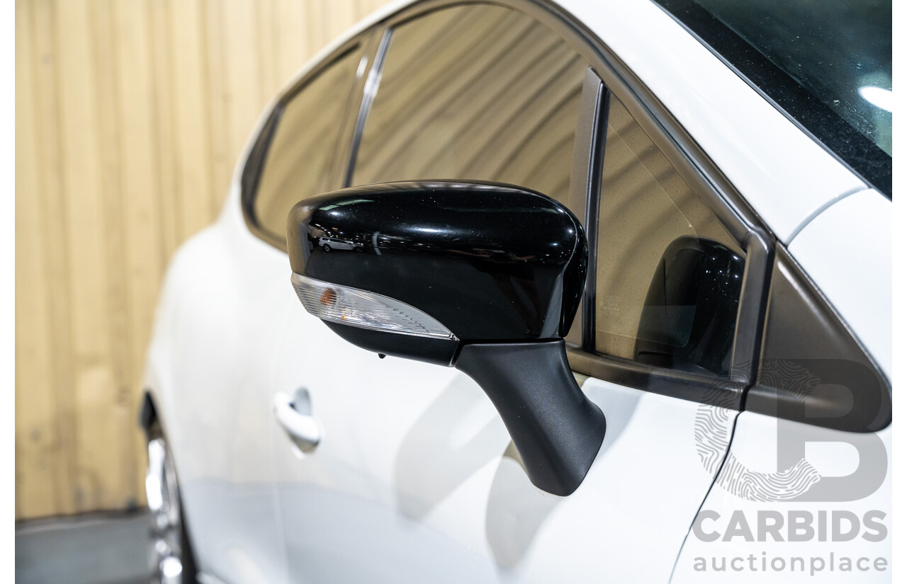 12/2014 Renault Clio RS 200 Sport X98 5d Hatchback White Turbo 1.6L