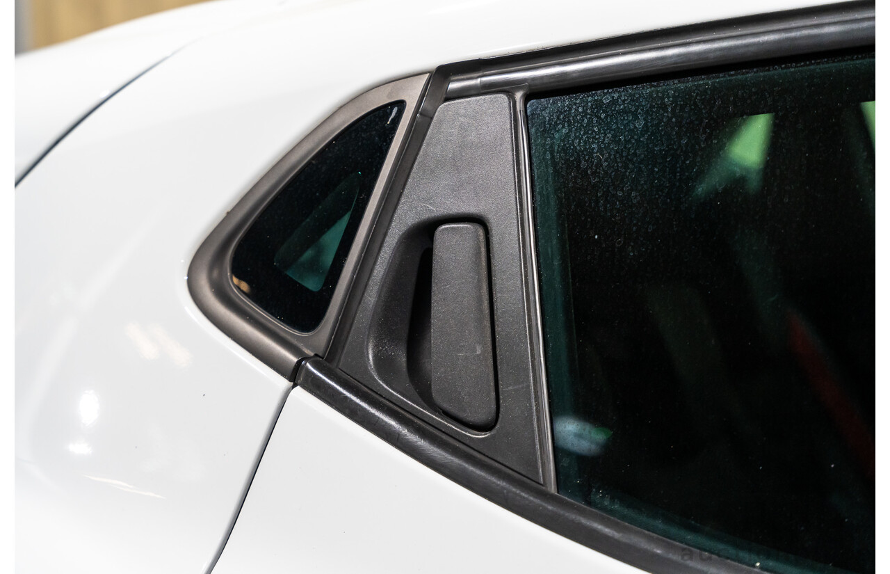 12/2014 Renault Clio RS 200 Sport X98 5d Hatchback White Turbo 1.6L