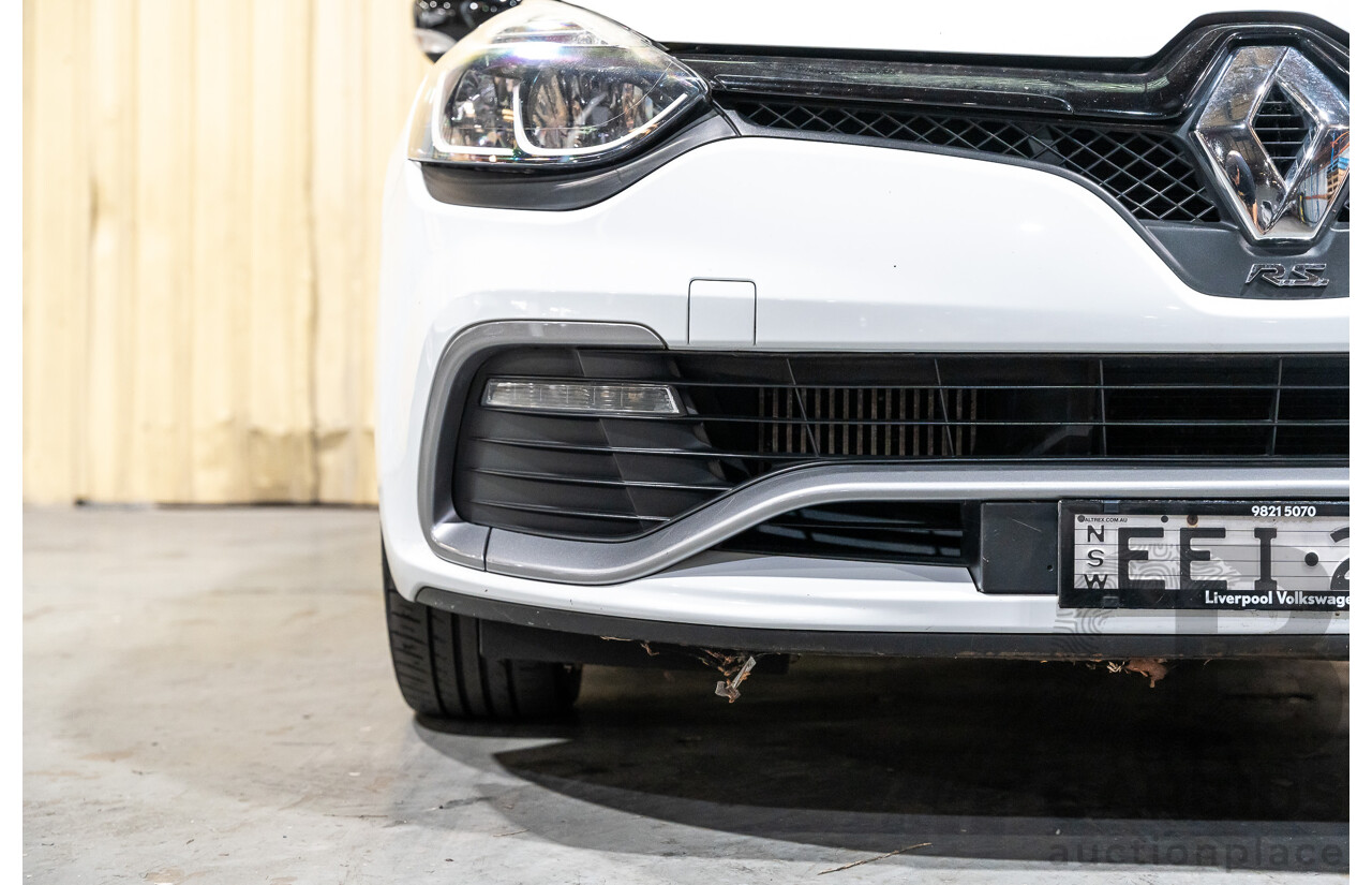 12/2014 Renault Clio RS 200 Sport X98 5d Hatchback White Turbo 1.6L