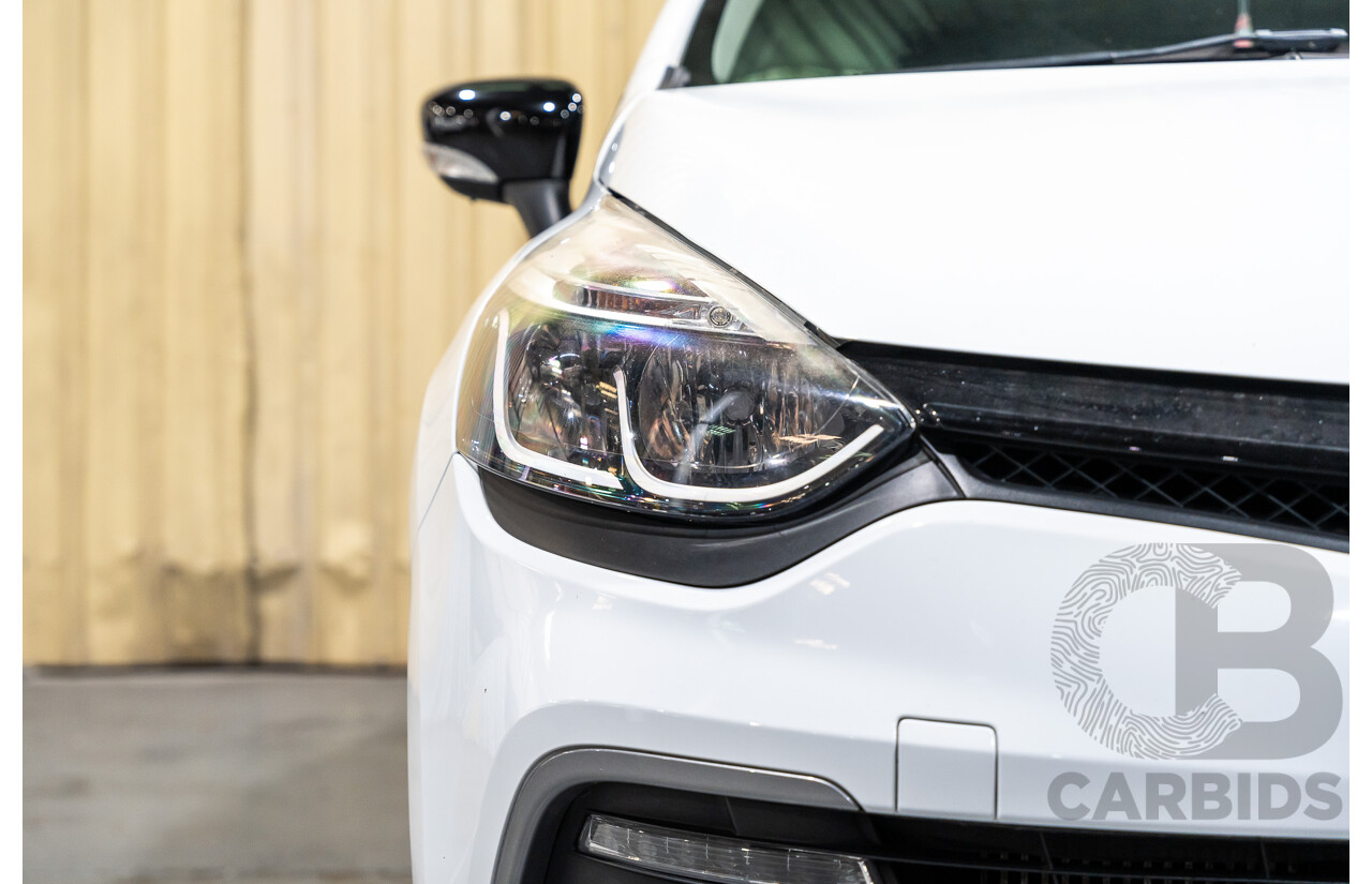 12/2014 Renault Clio RS 200 Sport X98 5d Hatchback White Turbo 1.6L
