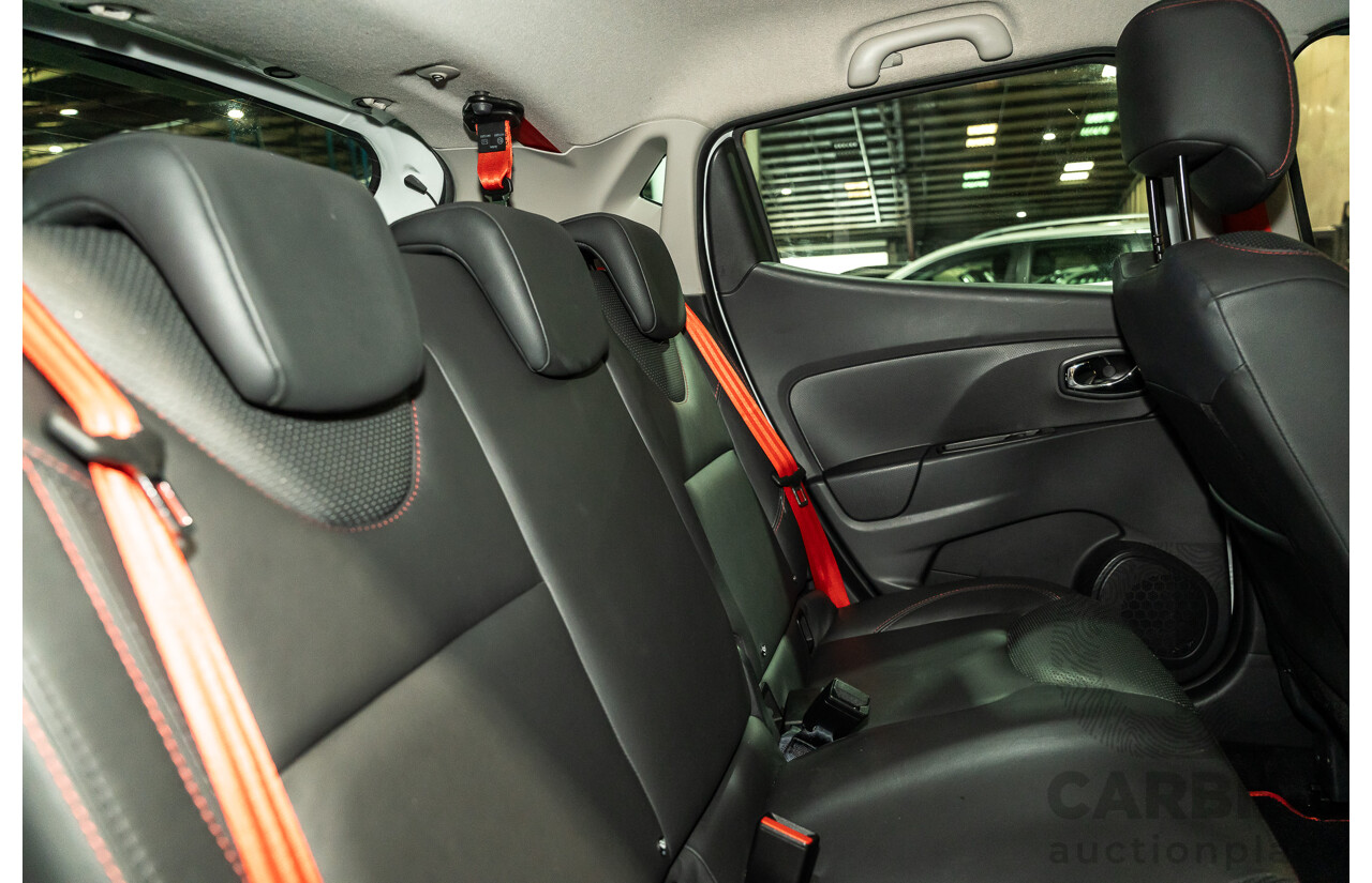 12/2014 Renault Clio RS 200 Sport X98 5d Hatchback White Turbo 1.6L