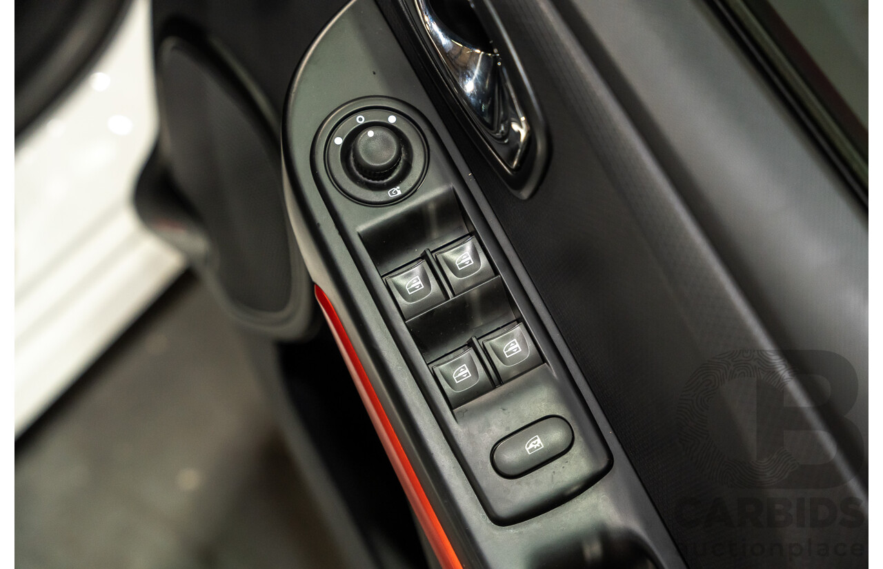 12/2014 Renault Clio RS 200 Sport X98 5d Hatchback White Turbo 1.6L