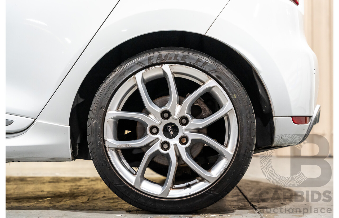 12/2014 Renault Clio RS 200 Sport X98 5d Hatchback White Turbo 1.6L