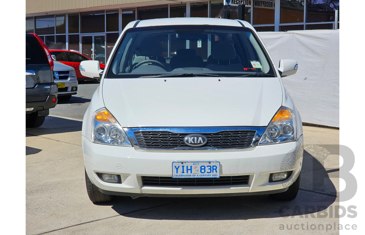 12/2012 Kia Grand Carnival S VQ MY13 4d Wagon White 3.5L