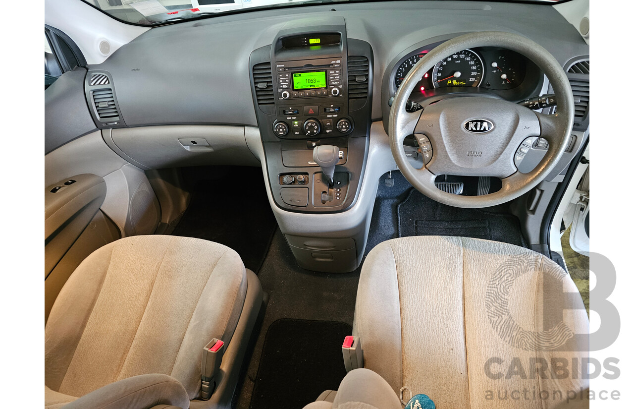 12/2012 Kia Grand Carnival S VQ MY13 4d Wagon White 3.5L