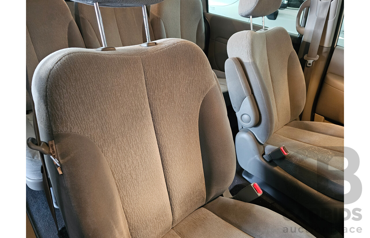 12/2012 Kia Grand Carnival S VQ MY13 4d Wagon White 3.5L