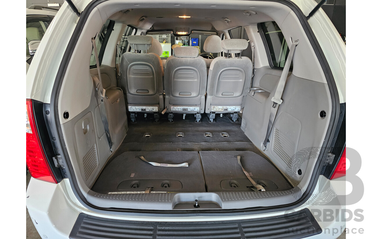 12/2012 Kia Grand Carnival S VQ MY13 4d Wagon White 3.5L