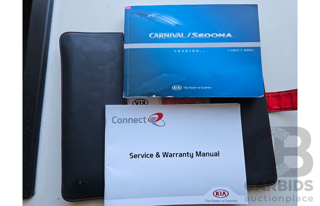 12/2012 Kia Grand Carnival S VQ MY13 4d Wagon White 3.5L