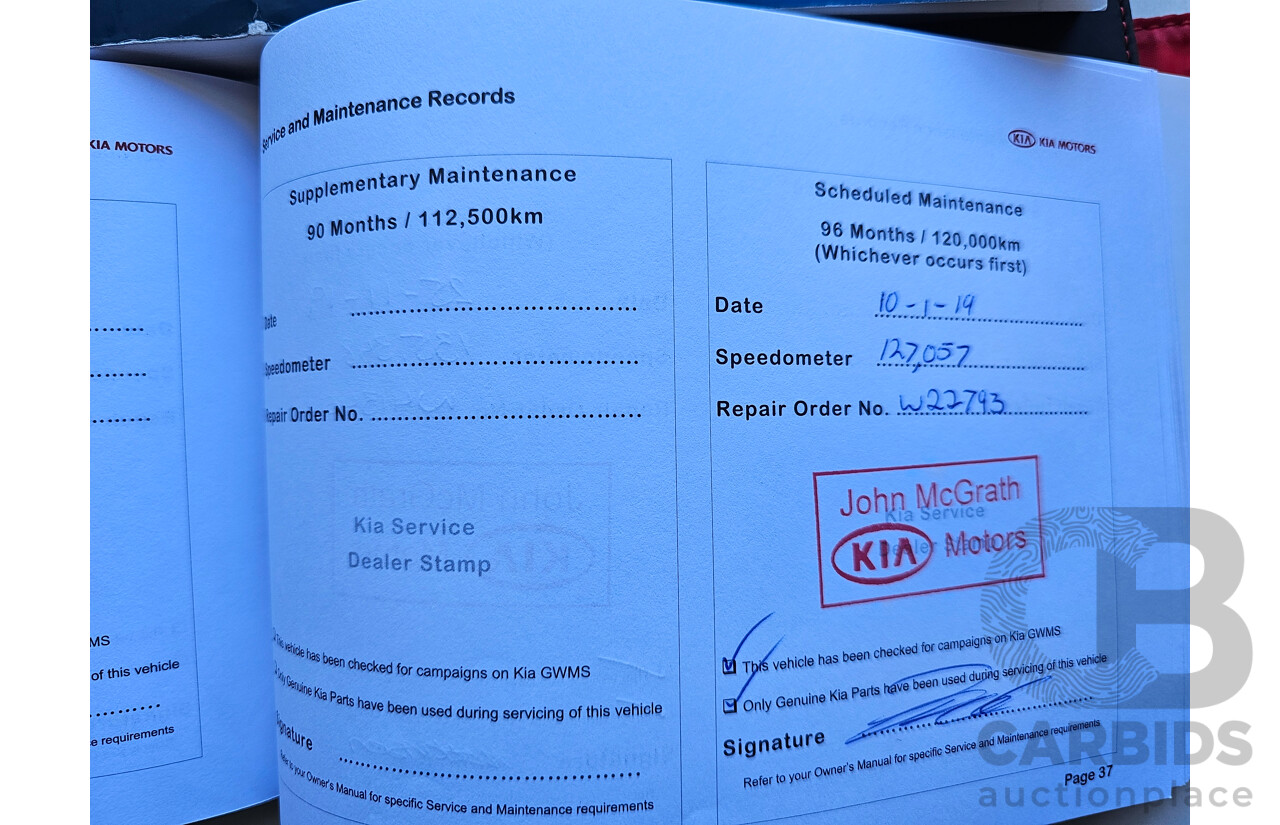 12/2012 Kia Grand Carnival S VQ MY13 4d Wagon White 3.5L