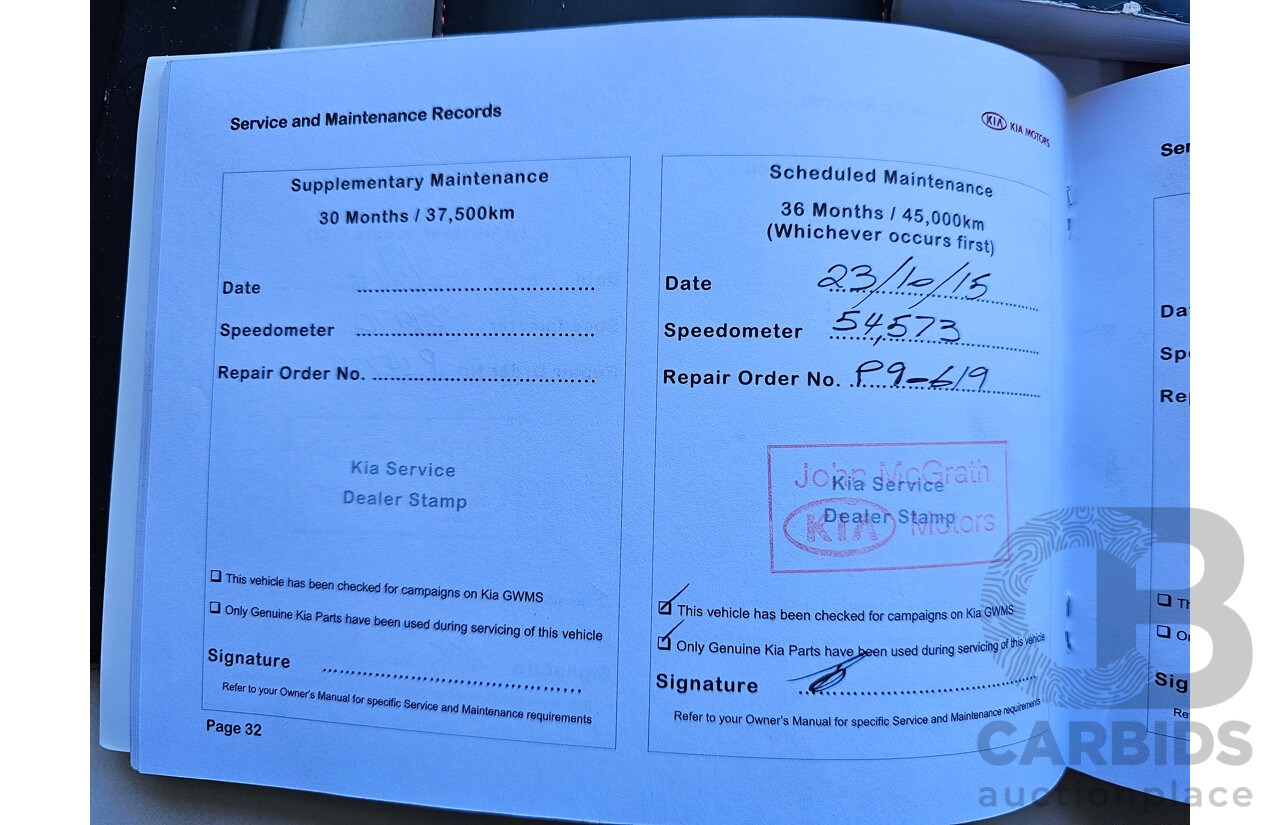 12/2012 Kia Grand Carnival S VQ MY13 4d Wagon White 3.5L