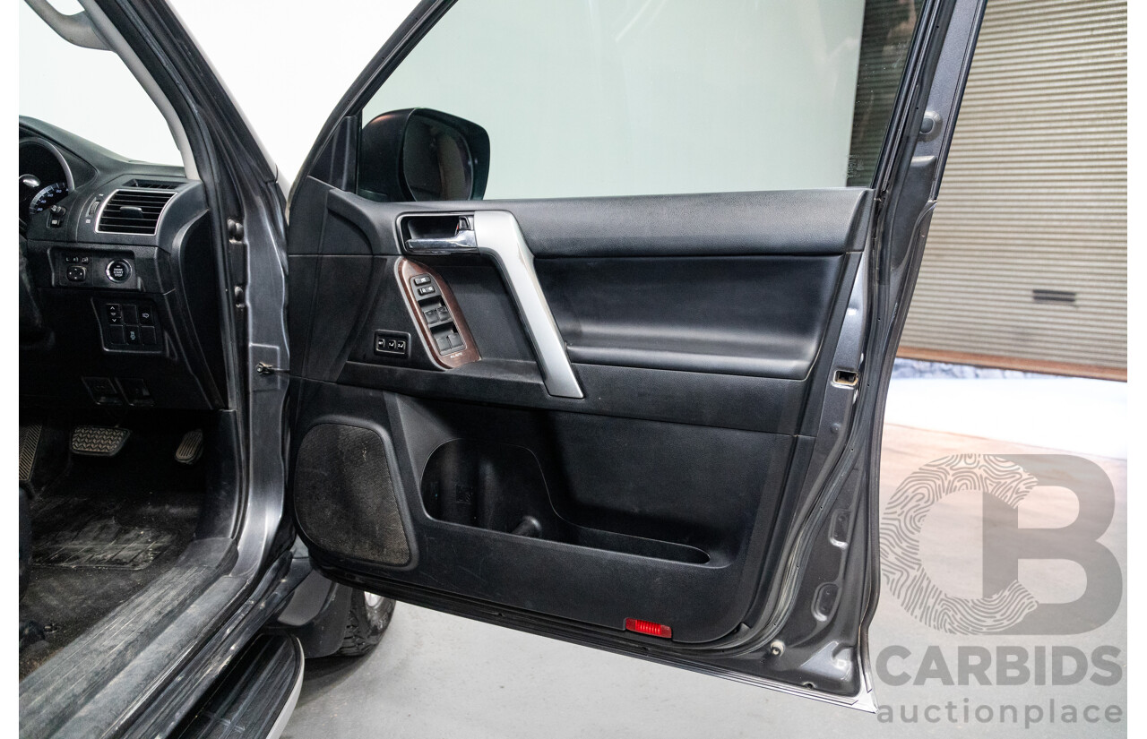 10/2013 Toyota Landcruiser Prado Kakadu (4x4) KDJ150R MY14 4D Wagon Grey Turbo Diesel 3.0L - 7 seater