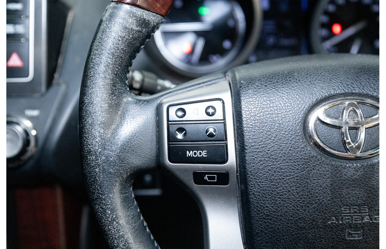 10/2013 Toyota Landcruiser Prado Kakadu (4x4) KDJ150R MY14 4D Wagon Grey Turbo Diesel 3.0L - 7 seater