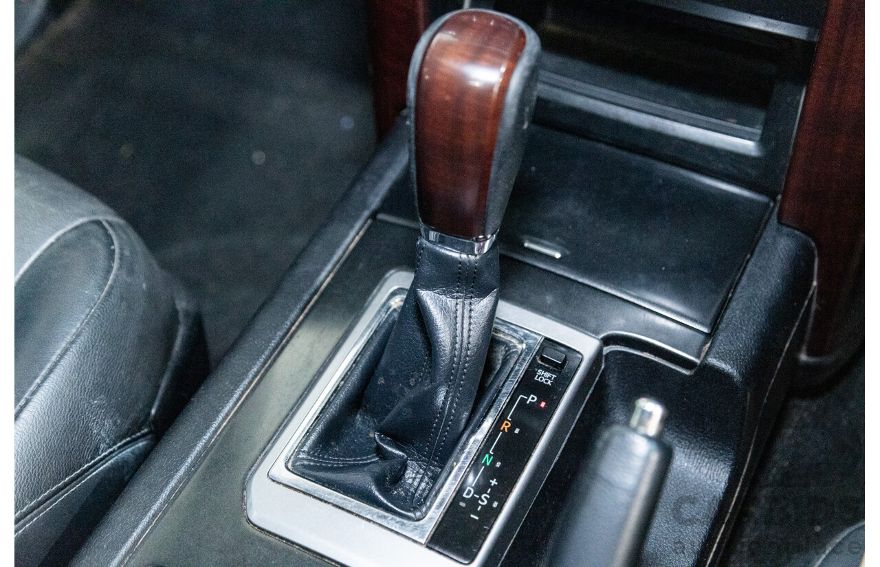 10/2013 Toyota Landcruiser Prado Kakadu (4x4) KDJ150R MY14 4D Wagon Grey Turbo Diesel 3.0L - 7 seater