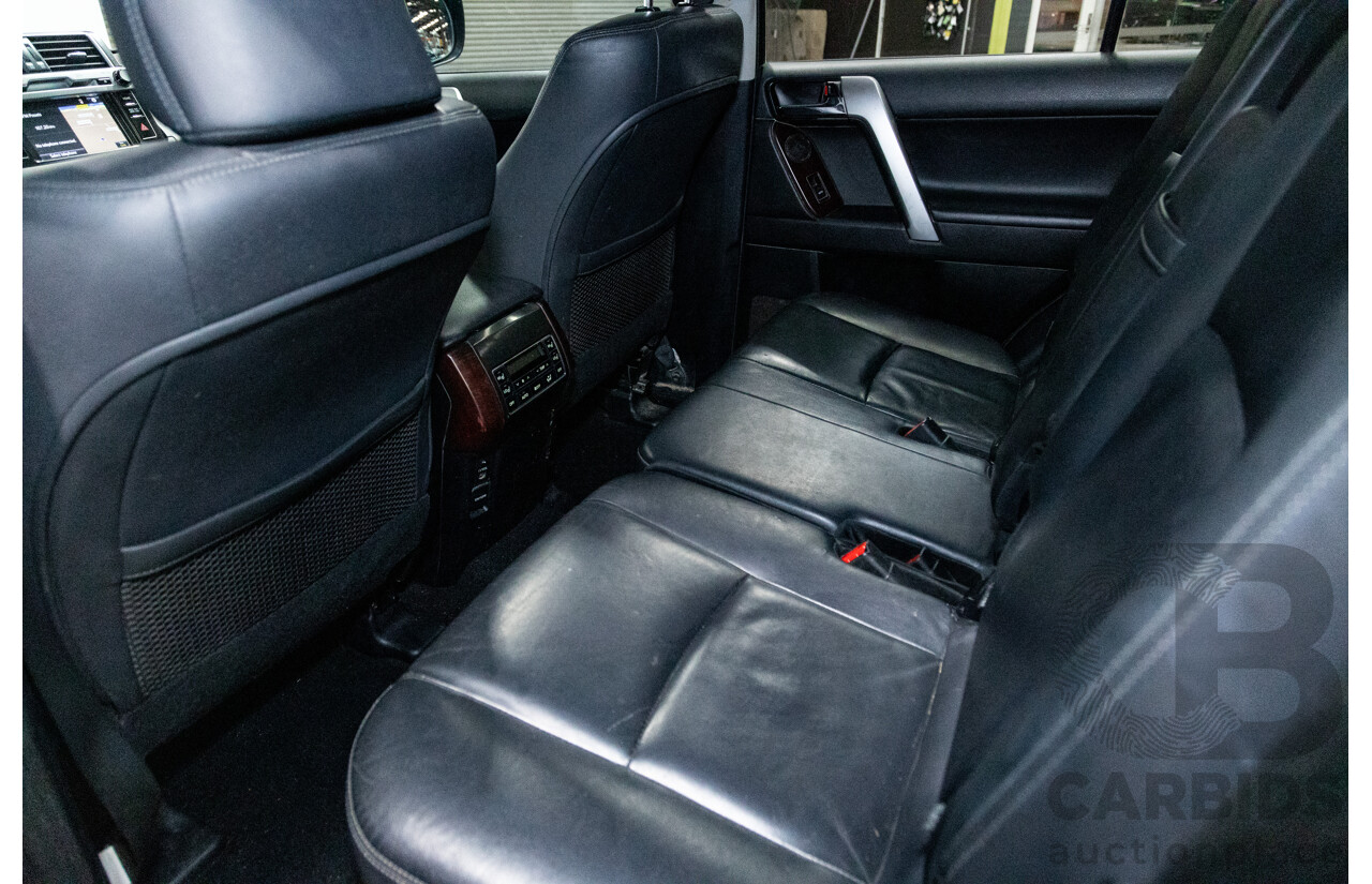10/2013 Toyota Landcruiser Prado Kakadu (4x4) KDJ150R MY14 4D Wagon Grey Turbo Diesel 3.0L - 7 seater
