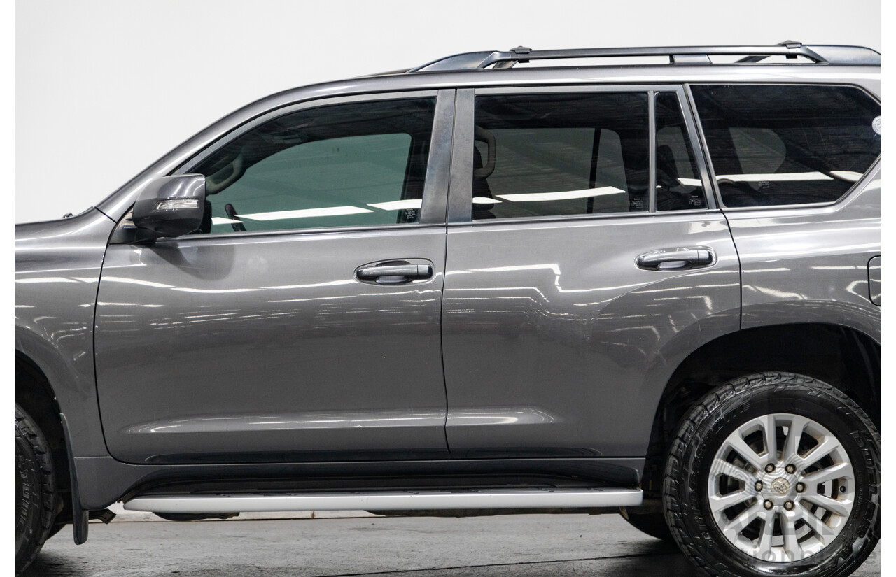 10/2013 Toyota Landcruiser Prado Kakadu (4x4) KDJ150R MY14 4D Wagon Grey Turbo Diesel 3.0L - 7 seater
