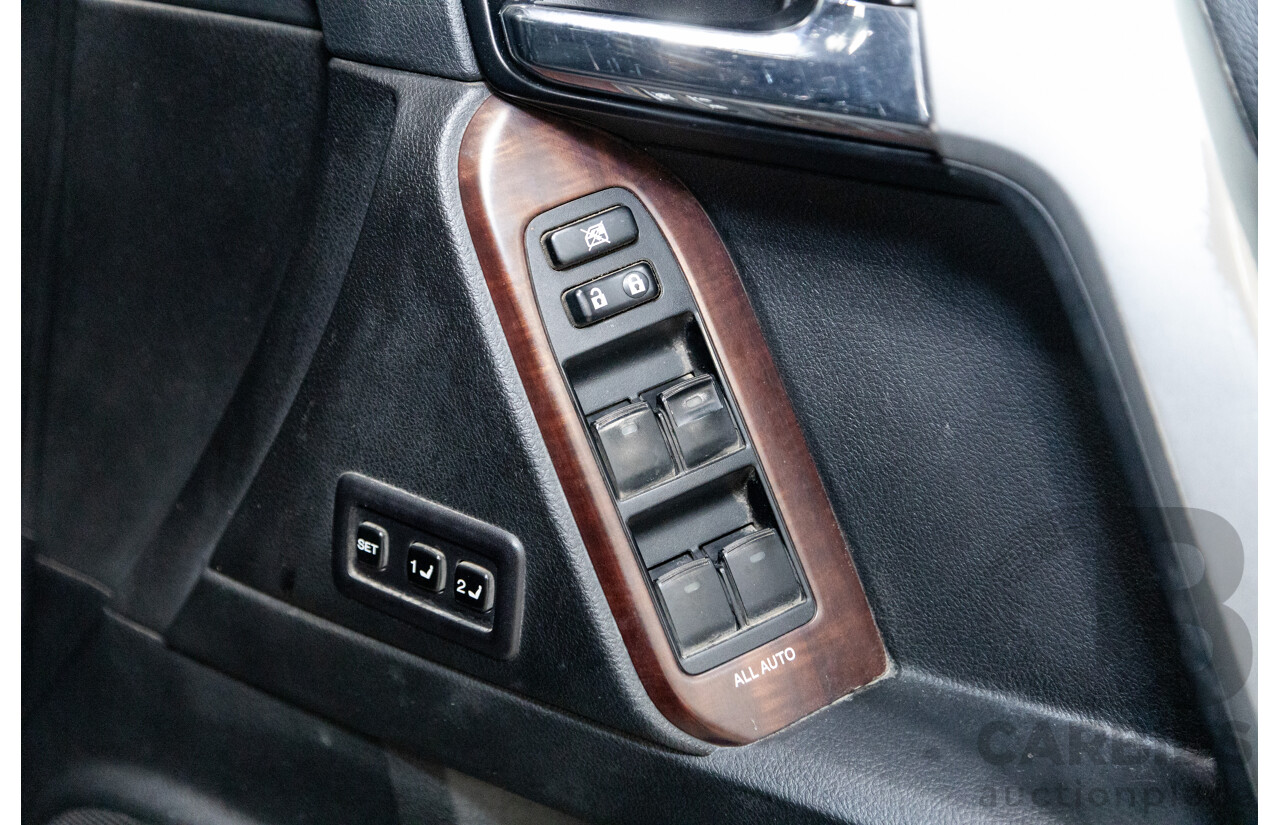 10/2013 Toyota Landcruiser Prado Kakadu (4x4) KDJ150R MY14 4D Wagon Grey Turbo Diesel 3.0L - 7 seater