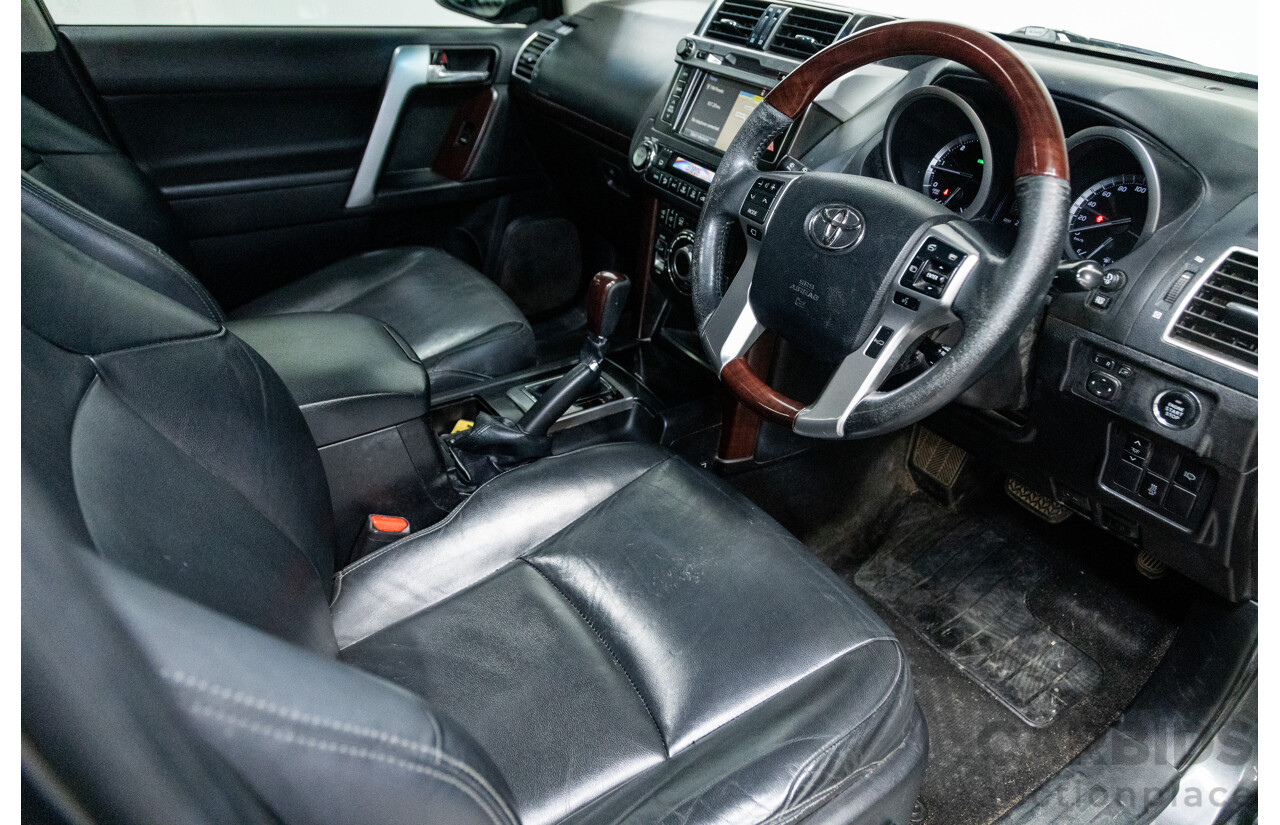 10/2013 Toyota Landcruiser Prado Kakadu (4x4) KDJ150R MY14 4D Wagon Grey Turbo Diesel 3.0L - 7 seater