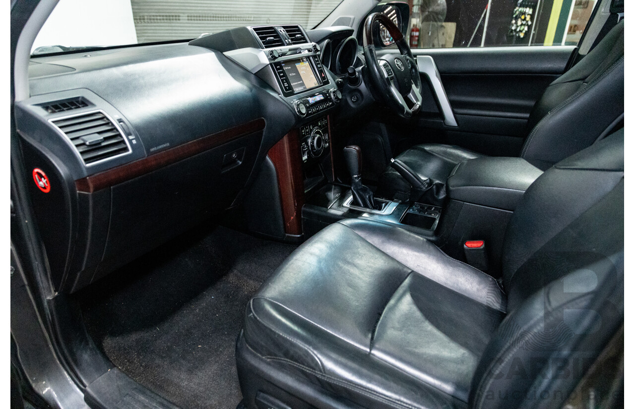 10/2013 Toyota Landcruiser Prado Kakadu (4x4) KDJ150R MY14 4D Wagon Grey Turbo Diesel 3.0L - 7 seater