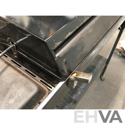 Cordon Bleu Quad Burner BBQ with Warming Tray and Cover