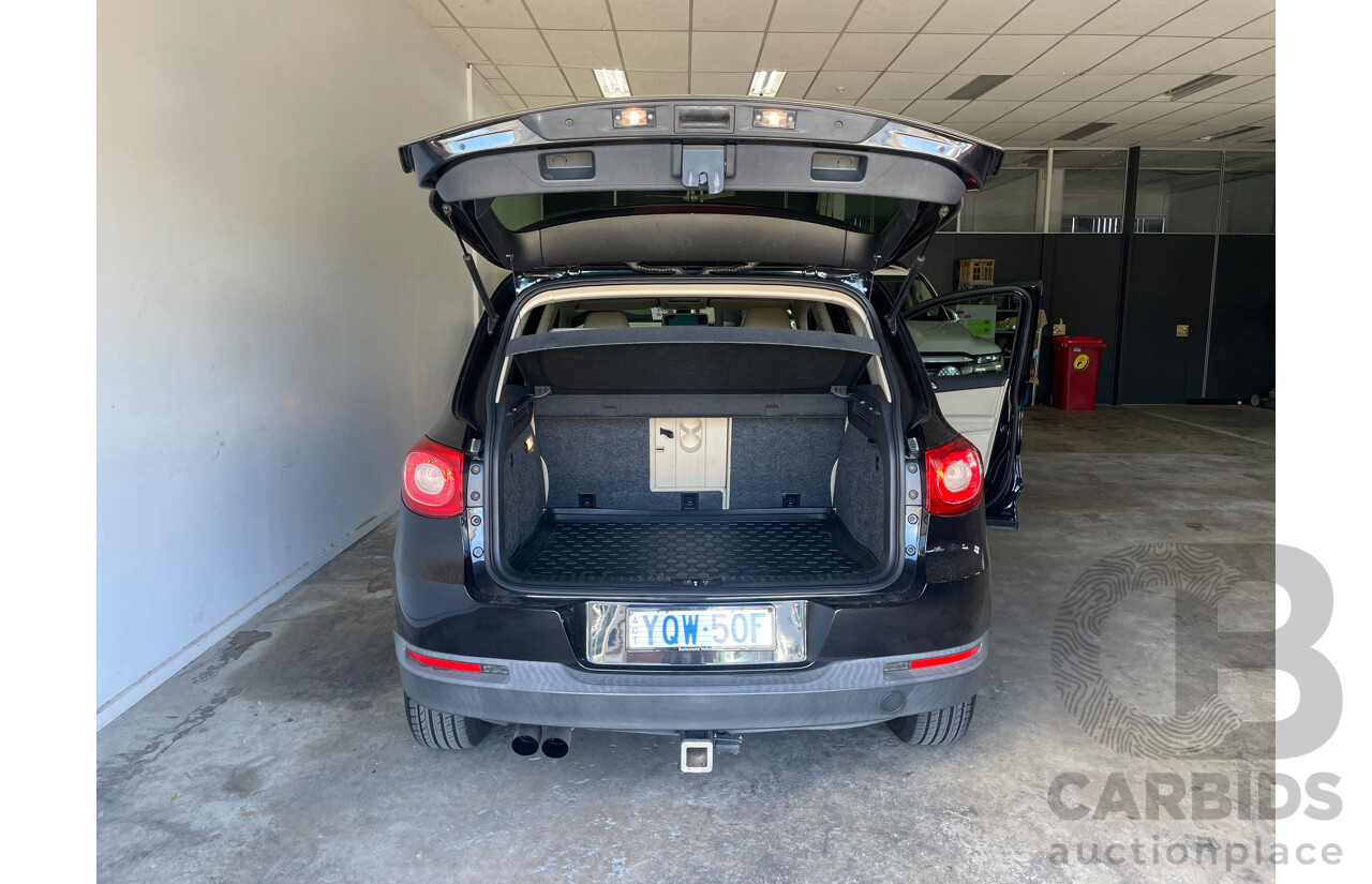 01/2011 Volkswagen Tiguan 125 TSI 4x4 5NC MY11 4D Wagon Black 2.0L