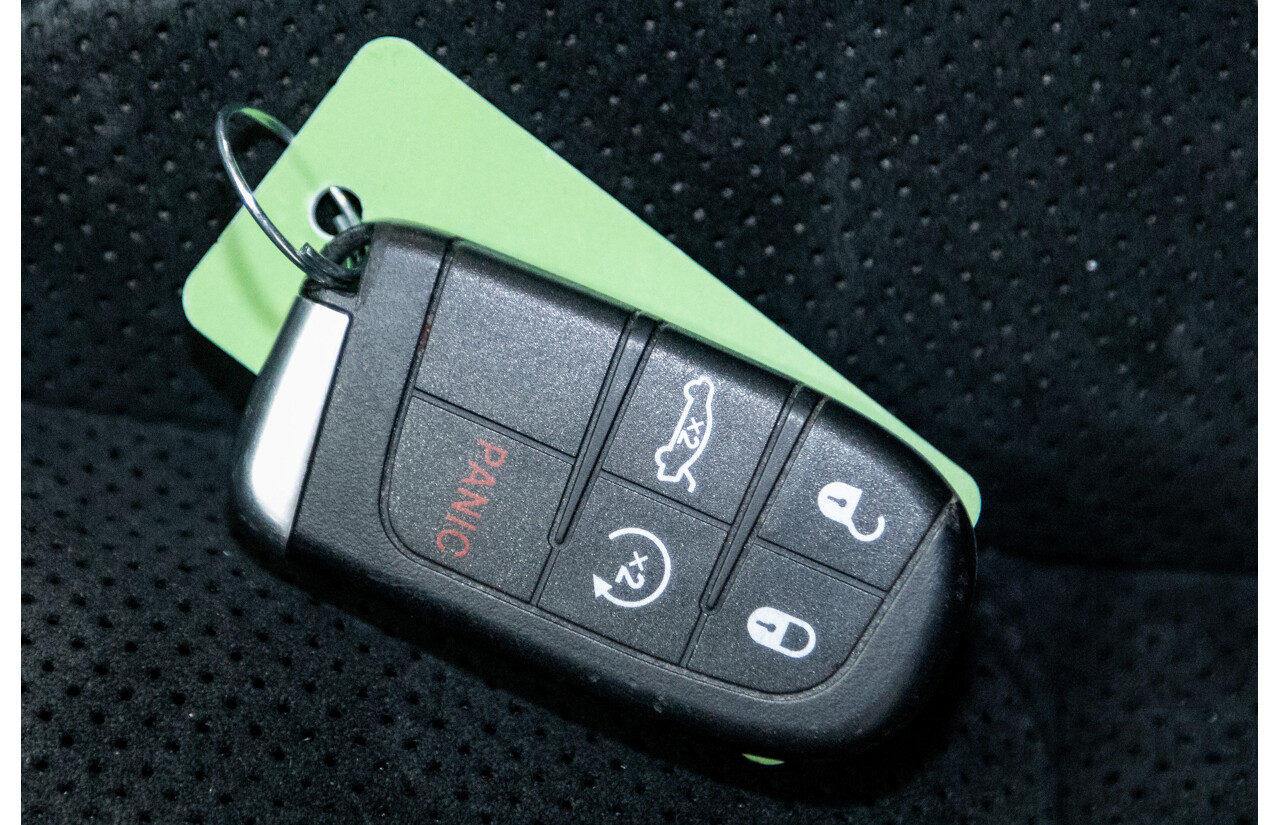 02/2014 Jeep Grand Cherokee SRT 8 (4x4) WK MY14 4d Wagon Redline Pearl V8 6.4L