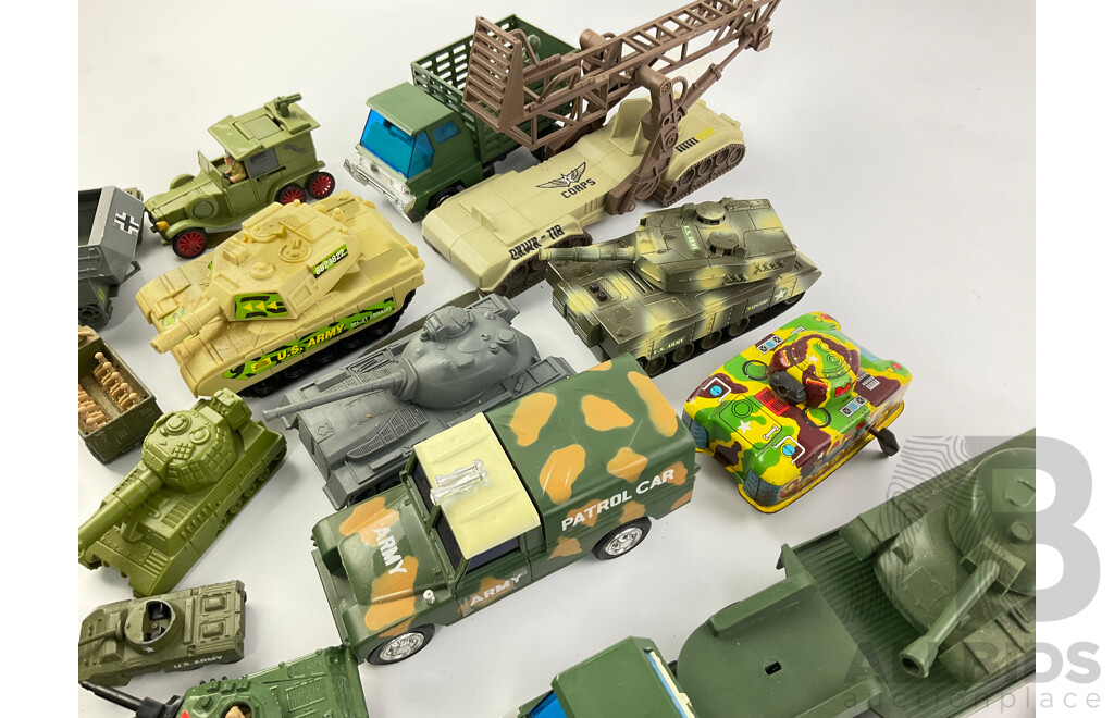 Collection of Diecast and Plastic Army Vehicles Including Boxed Matchbox Tanks, Mission Bravo and Motormax Commando Force