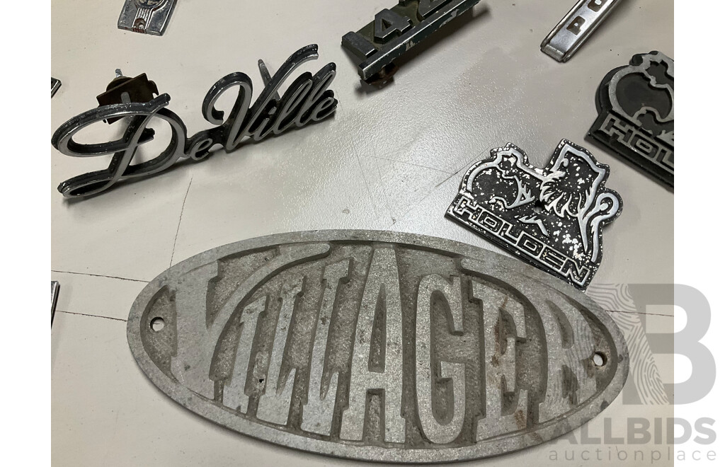 Collection of Mostly General Motors Vintage Badges Including Chevrolet, Holden, Pontiac, Buick, Bedford and More