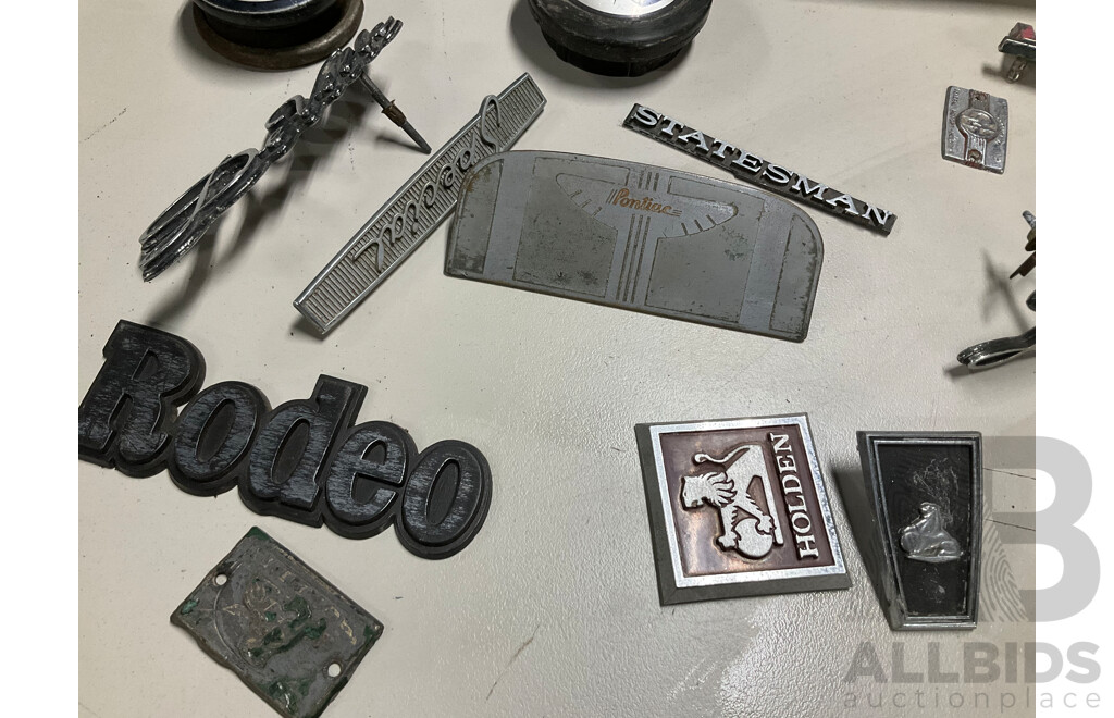 Collection of Mostly General Motors Vintage Badges Including Chevrolet, Holden, Pontiac, Buick, Bedford and More