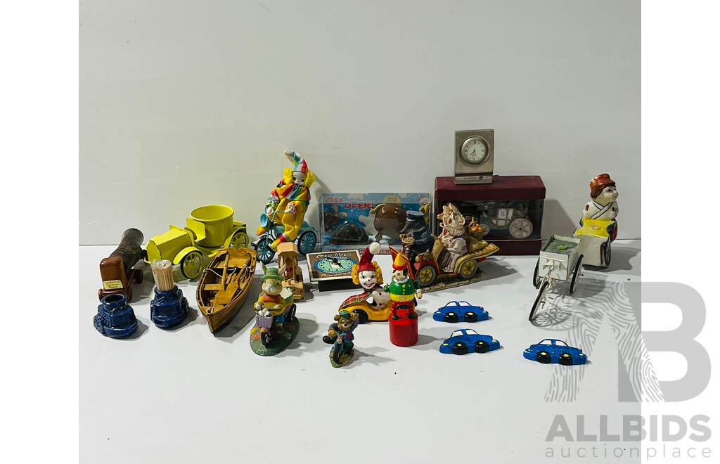 Collection of Vintage Children’s Toys and Figures Including Villeroy & Boch Santa’s Carriage, Oh Deer! Jelly Bean Dispenser and More