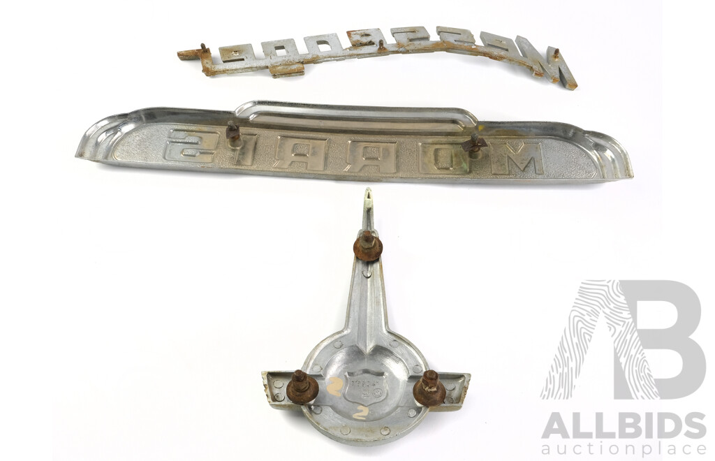 Collection of Morris Car Badges Including Messenger