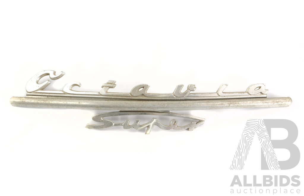 Vintage Skoda Octavia Super Badge